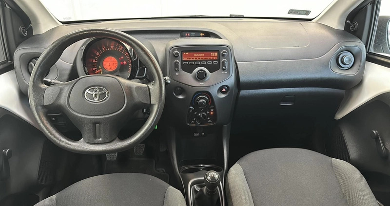 Toyota Aygo cena 39900 przebieg: 51241, rok produkcji 2019 z Zaklików małe 254